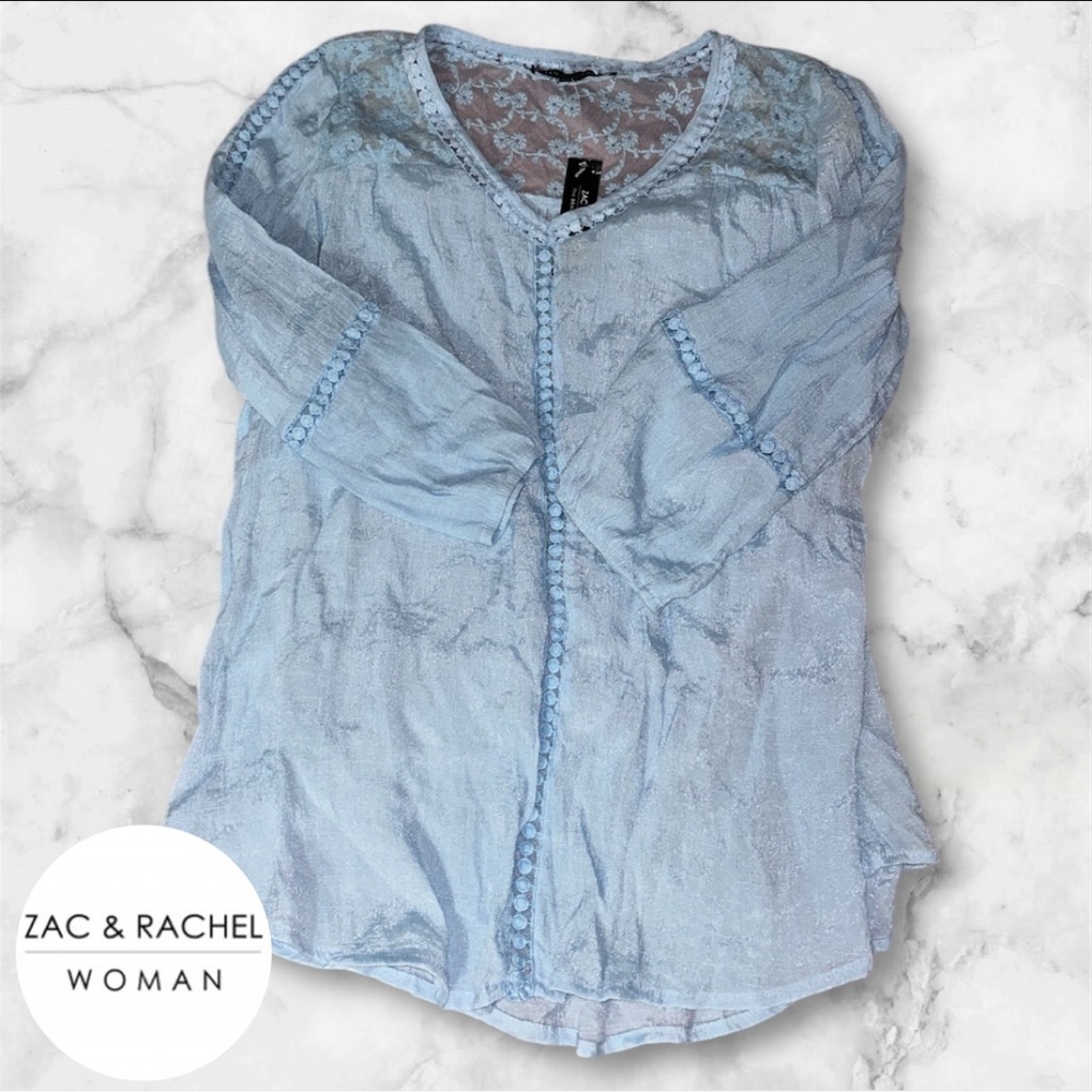 Womens-Zac & Rachel-3/4 Sleeve Split Neck, floral lace detail. Size Small.